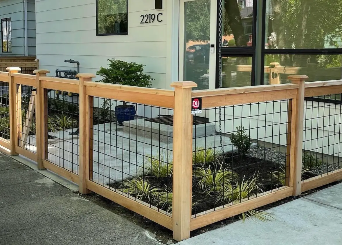 Black Hogwire Front yard fence