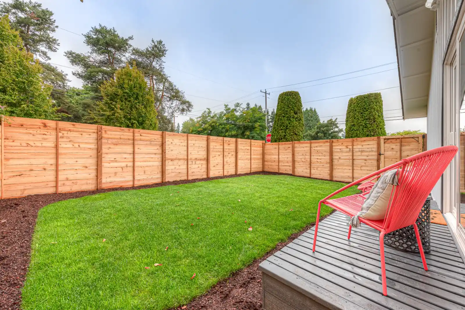 Cedar vs Vinyl Fence Which Is Better for Seattle Homes