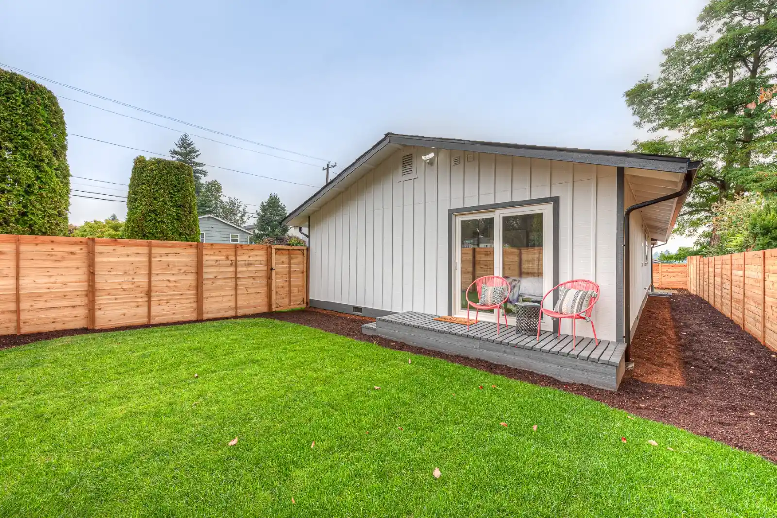 Get a Free Estimate for Your Horizontal Cedar Fence and Better Curb Appeal