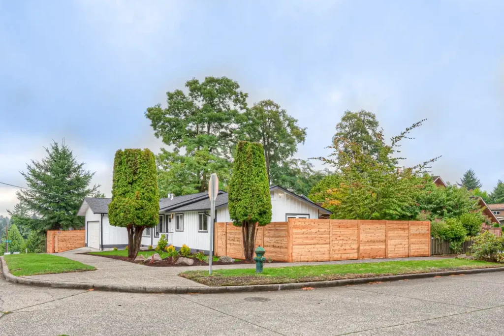 How Much Does a 6 Foot Privacy Fence Cost Per Foot in Seattle